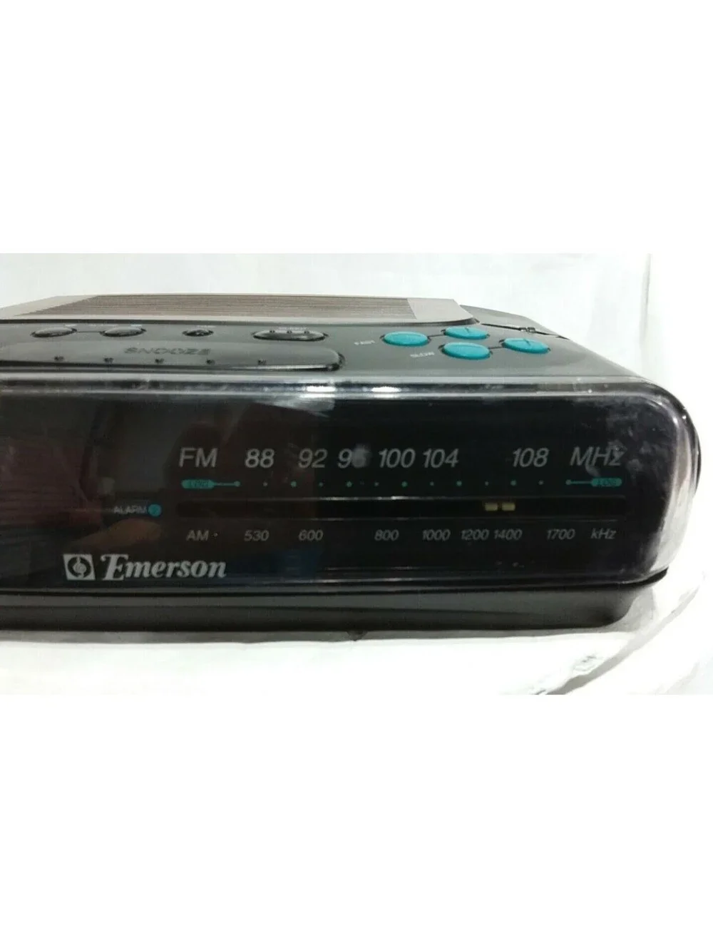 Emerson CK5045 Digital Dual Alarm Clock Radio Black Wood Grain Vintage AM/FM Tes